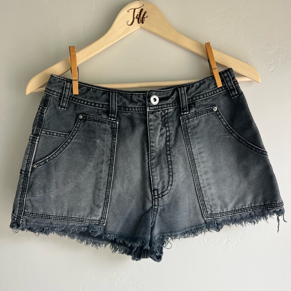 Free People / Cut-Off Jean Shorts / Size 4